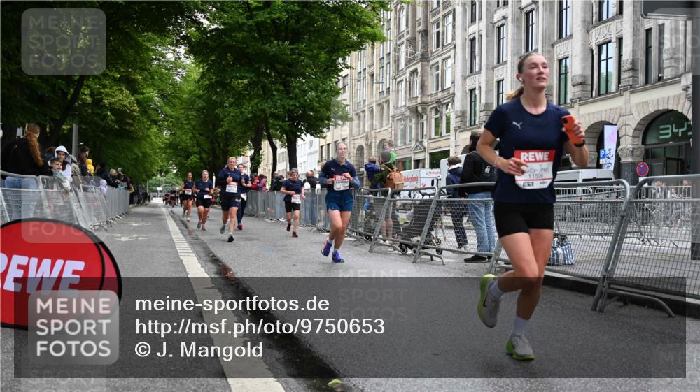 14.06.2026 - REWE Women's Run J. Mangold http://msf.ph/oto/9750653 14.06.2026 10:01:41 Ziel 10177, 10860, 11139, 11162, 11180, 11506, 11511, 11514 meine-sportfotos.de