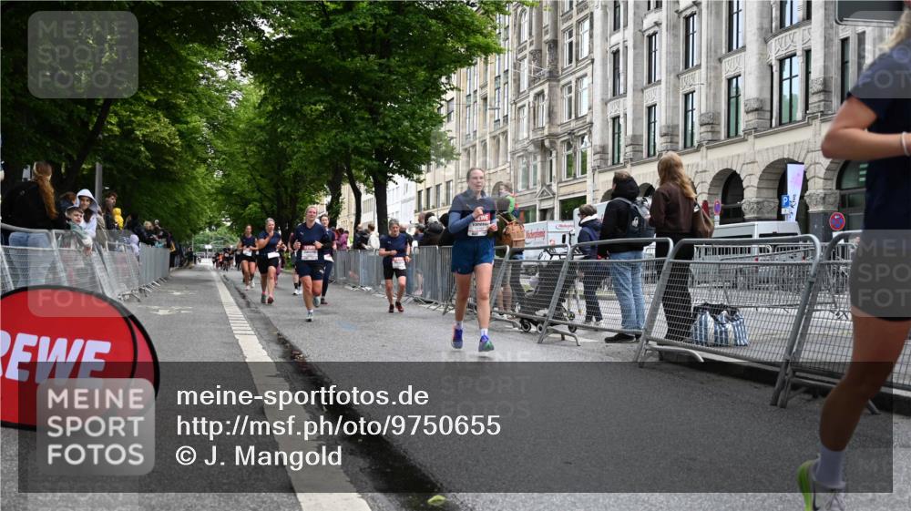 14.06.2026 - REWE Women's Run J. Mangold http://msf.ph/oto/9750655 14.06.2026 10:01:41 Ziel 10177, 10860, 11139, 11162, 11180, 11506, 11511, 11514 meine-sportfotos.de