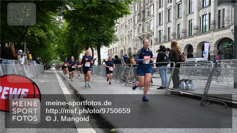 14.06.2026 - REWE Women's Run J. Mangold http://msf.ph/oto/9750659 14.06.2026 10:01:42 Ziel 10177, 10860, 11139, 11162, 11180, 11506, 11511, 11514 meine-sportfotos.de