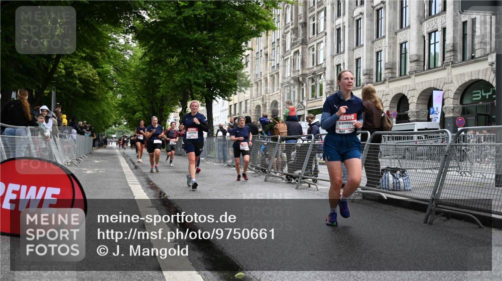 14.06.2026 - REWE Women's Run J. Mangold http://msf.ph/oto/9750661 14.06.2026 10:01:43 Ziel 10177, 10860, 10967, 11162, 11180, 11506, 11511, 11514 meine-sportfotos.de