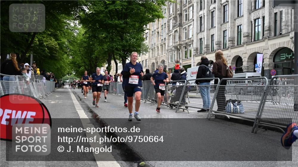 14.06.2026 - REWE Women's Run J. Mangold http://msf.ph/oto/9750664 14.06.2026 10:01:44 Ziel 10132, 10177, 10251, 10860, 10967, 11162, 11180, 11506, 11511, 11514 meine-sportfotos.de