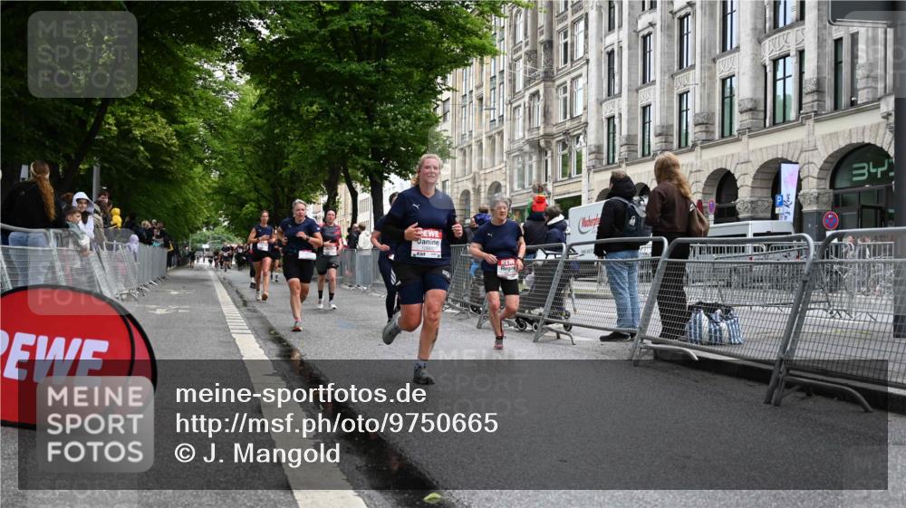 14.06.2026 - REWE Women's Run J. Mangold http://msf.ph/oto/9750665 14.06.2026 10:01:44 Ziel 10132, 10177, 10251, 10860, 10967, 11162, 11180, 11506, 11511, 11514 meine-sportfotos.de