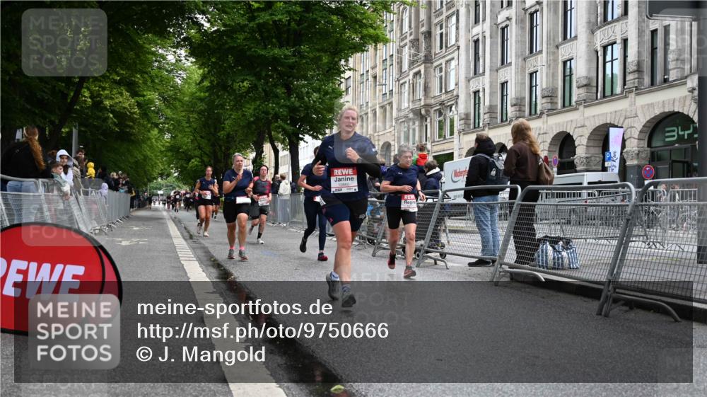 14.06.2026 - REWE Women's Run J. Mangold http://msf.ph/oto/9750666 14.06.2026 10:01:44 Ziel 10132, 10177, 10251, 10860, 10967, 11162, 11180, 11506, 11511, 11514 meine-sportfotos.de