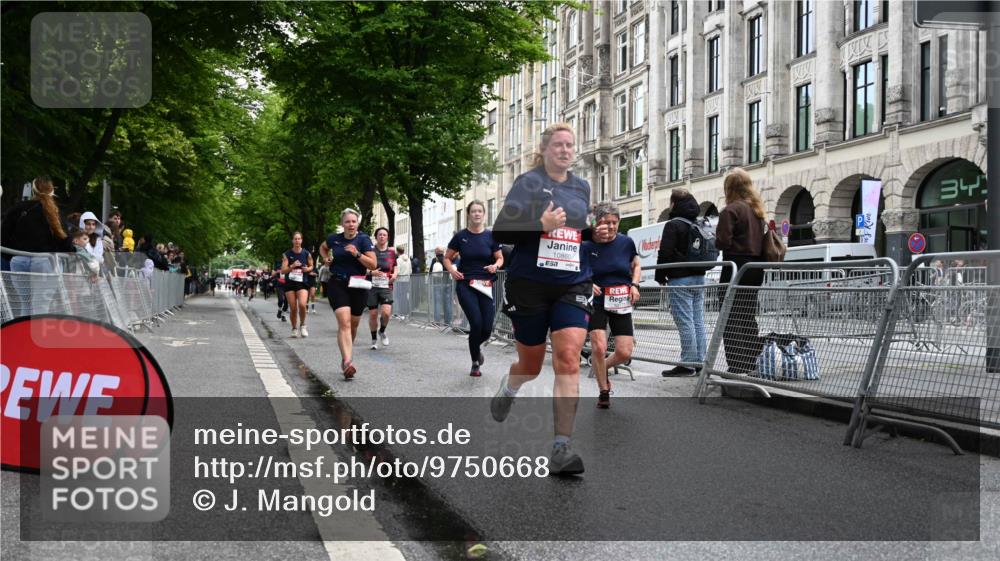 14.06.2026 - REWE Women's Run J. Mangold http://msf.ph/oto/9750668 14.06.2026 10:01:45 Ziel 10132, 10177, 10251, 10860, 10967, 11162, 11506, 11511, 11514 meine-sportfotos.de