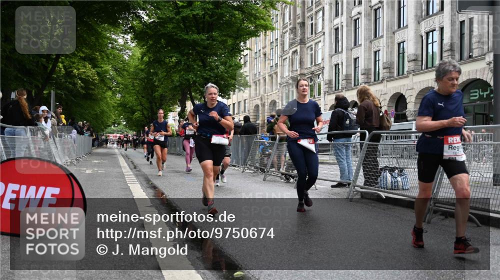 14.06.2026 - REWE Women's Run J. Mangold http://msf.ph/oto/9750674 14.06.2026 10:01:46 Ziel 10132, 10177, 10251, 10340, 10860, 10967, 11162, 11511, 11514 meine-sportfotos.de