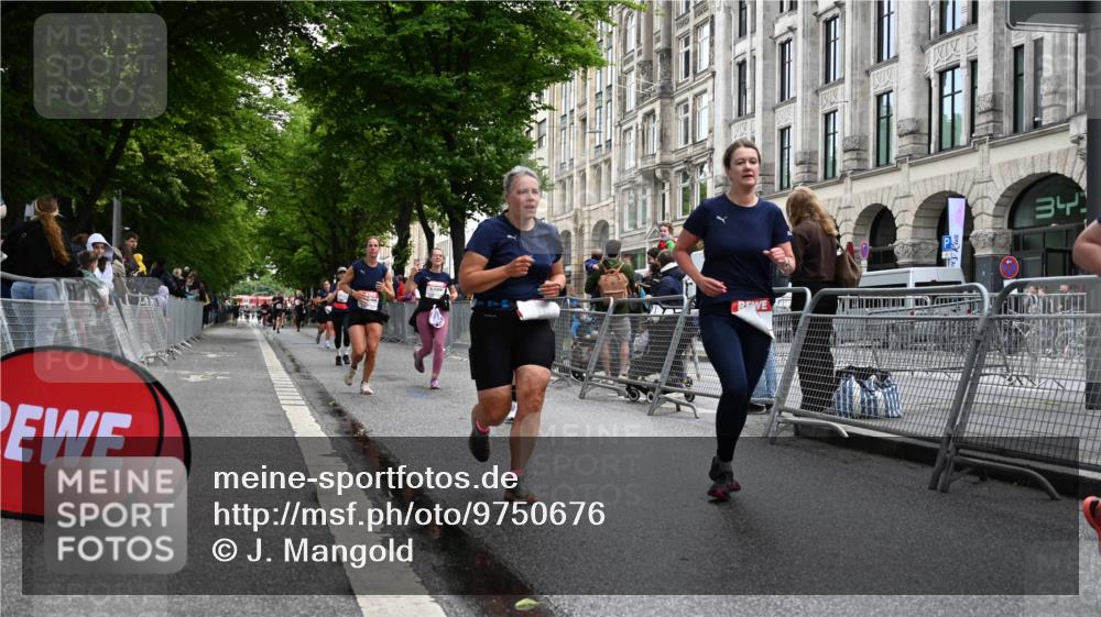 14.06.2026 - REWE Women's Run J. Mangold http://msf.ph/oto/9750676 14.06.2026 10:01:46 Ziel 10132, 10177, 10251, 10340, 10860, 10967, 11162, 11511, 11514 meine-sportfotos.de