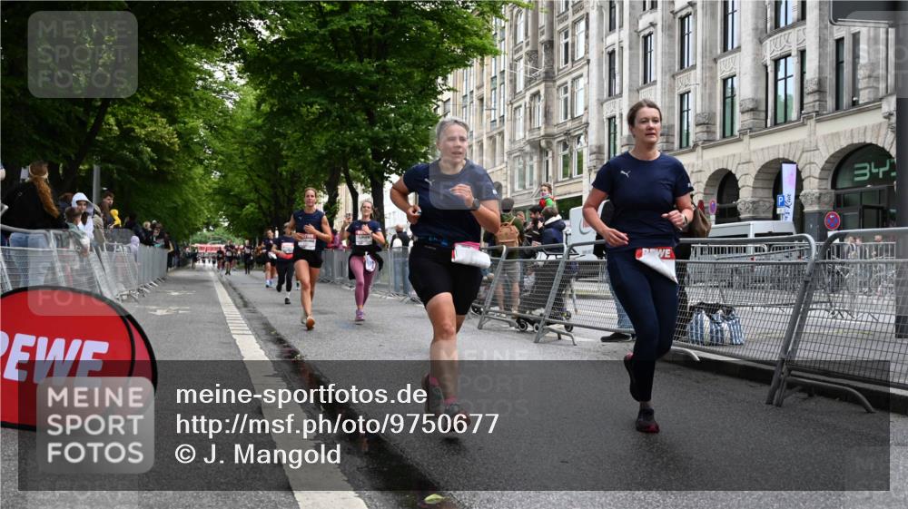 14.06.2026 - REWE Women's Run J. Mangold http://msf.ph/oto/9750677 14.06.2026 10:01:47 Ziel 10132, 10177, 10251, 10340, 10860, 10967, 11162, 11511, 11514 meine-sportfotos.de