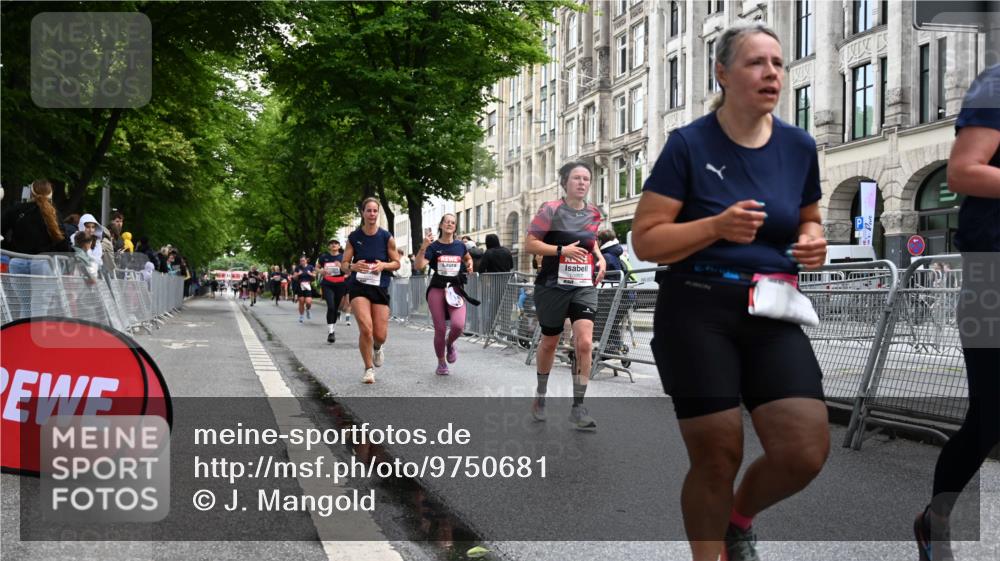 14.06.2026 - REWE Women's Run J. Mangold http://msf.ph/oto/9750681 14.06.2026 10:01:48 Ziel 10132, 10177, 10251, 10340, 10860, 10967, 11511, 11514 meine-sportfotos.de