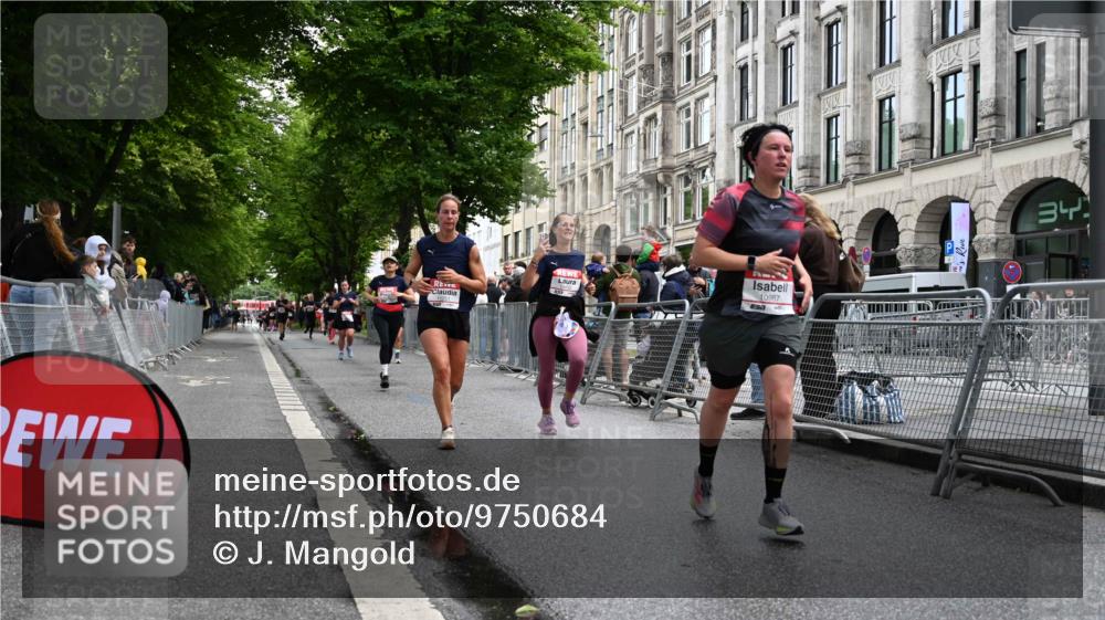 14.06.2026 - REWE Women's Run J. Mangold http://msf.ph/oto/9750684 14.06.2026 10:01:48 Ziel 10132, 10177, 10251, 10340, 10860, 10967, 11511, 11514 meine-sportfotos.de