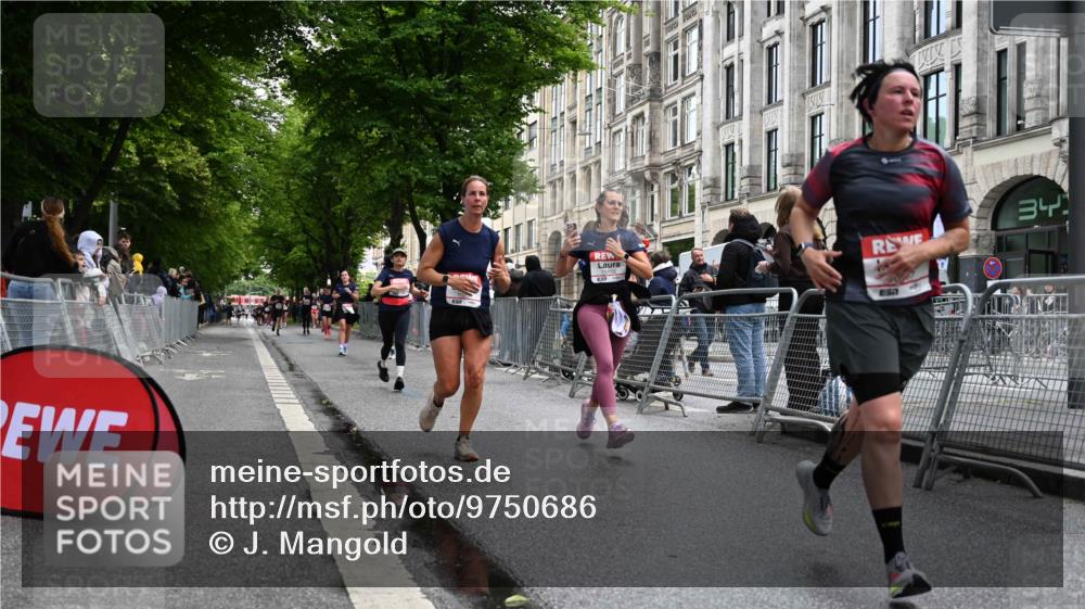 14.06.2026 - REWE Women's Run J. Mangold http://msf.ph/oto/9750686 14.06.2026 10:01:49 Ziel 10132, 10177, 10251, 10340, 10860, 10967, 11511, 11512, 11514 meine-sportfotos.de