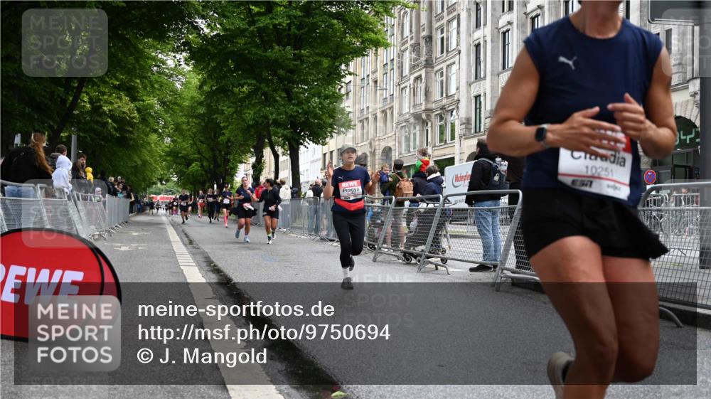 14.06.2026 - REWE Women's Run J. Mangold http://msf.ph/oto/9750694 14.06.2026 10:01:51 Ziel 10132, 10251, 10340, 10967, 11511, 11512, 11513, 11514 meine-sportfotos.de