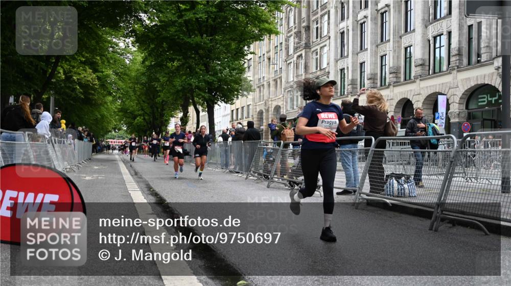 14.06.2026 - REWE Women's Run J. Mangold http://msf.ph/oto/9750697 14.06.2026 10:01:52 Ziel 10132, 10251, 10340, 10967, 11512, 11513 meine-sportfotos.de