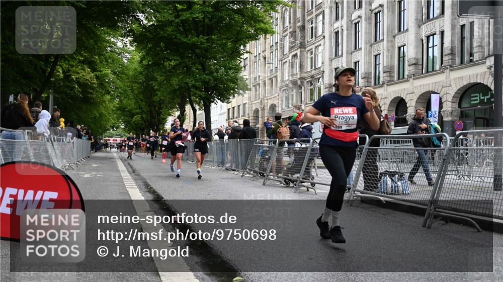 14.06.2026 - REWE Women's Run J. Mangold http://msf.ph/oto/9750698 14.06.2026 10:01:52 Ziel 10132, 10251, 10340, 10967, 11512, 11513 meine-sportfotos.de