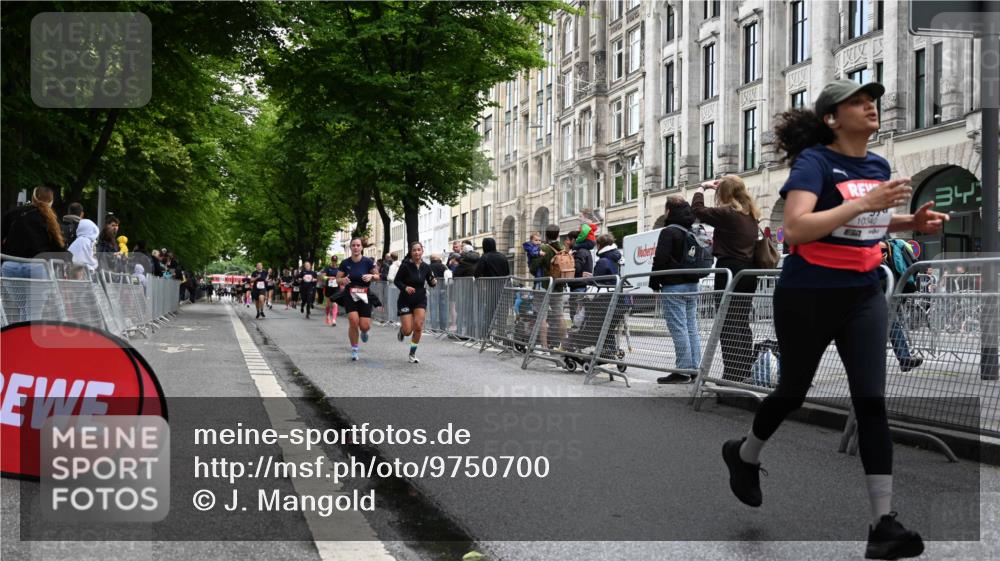 14.06.2026 - REWE Women's Run J. Mangold http://msf.ph/oto/9750700 14.06.2026 10:01:52 Ziel 10132, 10251, 10340, 10967, 11512, 11513 meine-sportfotos.de