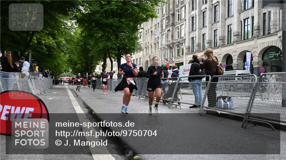 14.06.2026 - REWE Women's Run J. Mangold http://msf.ph/oto/9750704 14.06.2026 10:01:54 Ziel 10132, 10251, 10340, 11512, 11513 meine-sportfotos.de