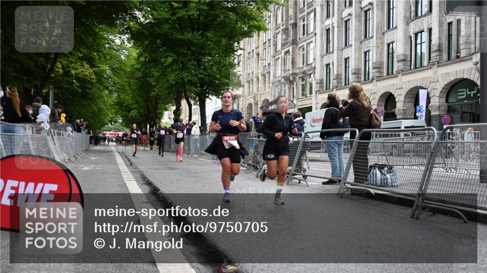 14.06.2026 - REWE Women's Run J. Mangold http://msf.ph/oto/9750705 14.06.2026 10:01:54 Ziel 10132, 10251, 10340, 11512, 11513 meine-sportfotos.de