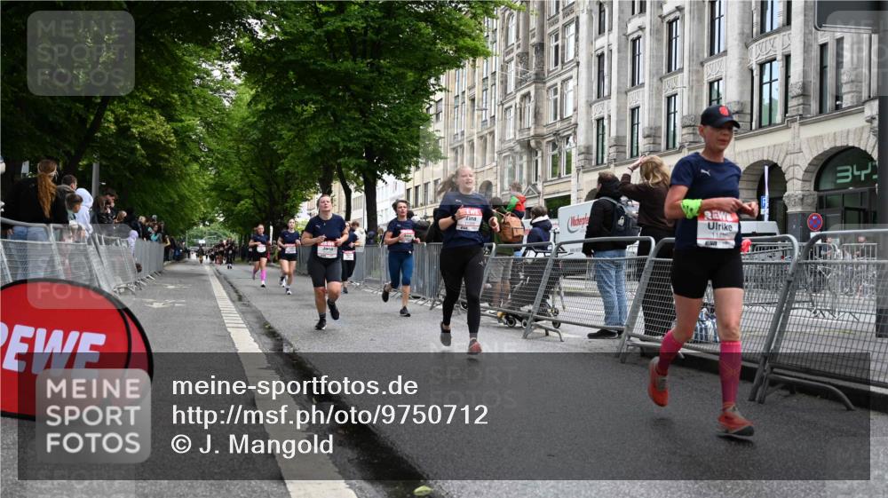 14.06.2026 - REWE Women's Run J. Mangold http://msf.ph/oto/9750712 14.06.2026 10:02:00 Ziel 10622, 10733, 10772, 10904, 11032, 11191, 11329, 11513 meine-sportfotos.de