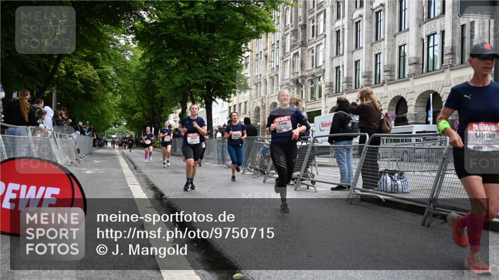 14.06.2026 - REWE Women's Run J. Mangold http://msf.ph/oto/9750715 14.06.2026 10:02:01 Ziel 10622, 10733, 10772, 10904, 10945, 10946, 11032, 11191, 11329 meine-sportfotos.de