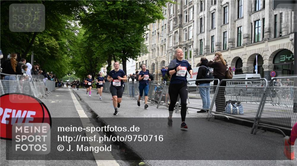 14.06.2026 - REWE Women's Run J. Mangold http://msf.ph/oto/9750716 14.06.2026 10:02:01 Ziel 10622, 10733, 10772, 10904, 10945, 10946, 11032, 11191, 11329 meine-sportfotos.de