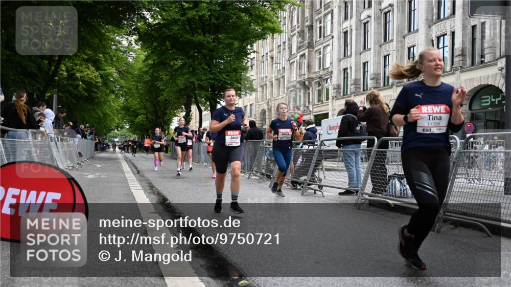 14.06.2026 - REWE Women's Run J. Mangold http://msf.ph/oto/9750721 14.06.2026 10:02:02 Ziel 10622, 10733, 10772, 10904, 10945, 10946, 11032, 11191, 11329 meine-sportfotos.de