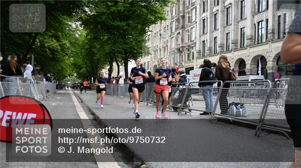 14.06.2026 - REWE Women's Run J. Mangold http://msf.ph/oto/9750732 14.06.2026 10:02:04 Ziel 10622, 10733, 10772, 10904, 10945, 10946, 11032, 11191, 11329 meine-sportfotos.de