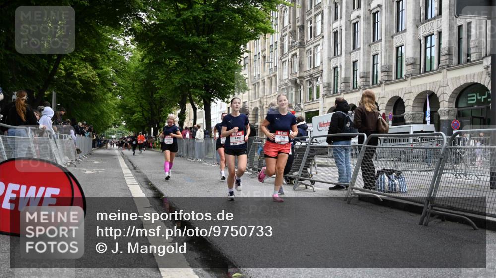 14.06.2026 - REWE Women's Run J. Mangold http://msf.ph/oto/9750733 14.06.2026 10:02:04 Ziel 10622, 10733, 10772, 10904, 10945, 10946, 11032, 11191, 11329 meine-sportfotos.de