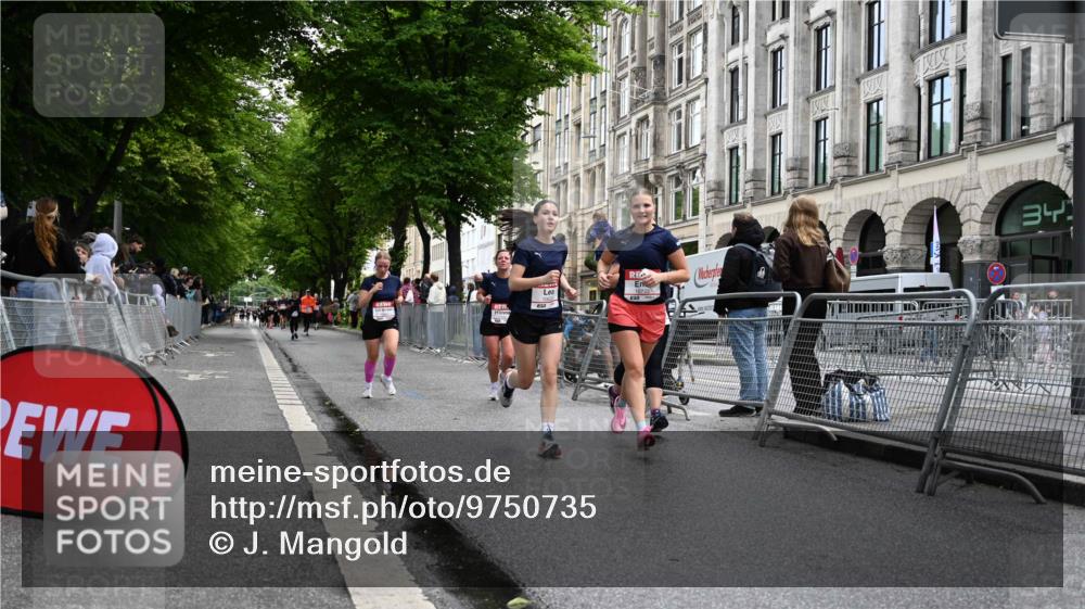 14.06.2026 - REWE Women's Run J. Mangold http://msf.ph/oto/9750735 14.06.2026 10:02:05 Ziel 10622, 10733, 10772, 10904, 10945, 10946, 11032, 11191, 11329 meine-sportfotos.de