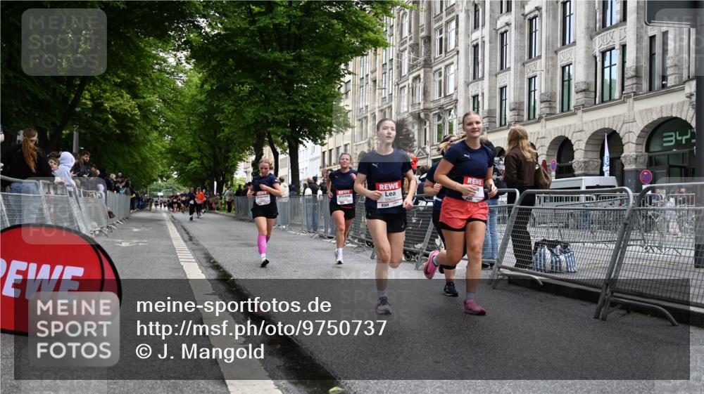 14.06.2026 - REWE Women's Run J. Mangold http://msf.ph/oto/9750737 14.06.2026 10:02:05 Ziel 10622, 10733, 10772, 10904, 10945, 10946, 11032, 11191, 11329 meine-sportfotos.de