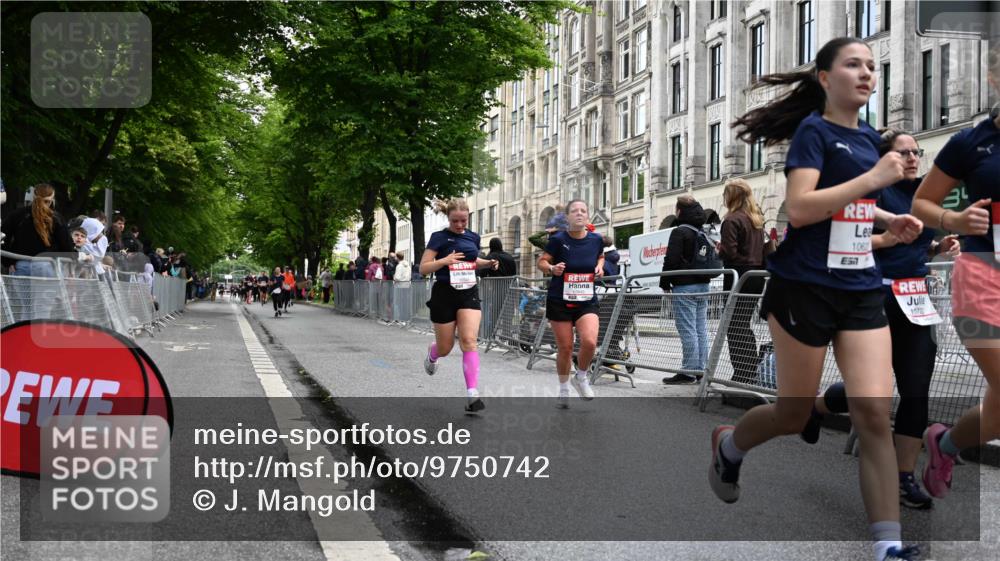 14.06.2026 - REWE Women's Run J. Mangold http://msf.ph/oto/9750742 14.06.2026 10:02:06 Ziel 10622, 10733, 10772, 10904, 10945, 10946, 11191, 11329 meine-sportfotos.de