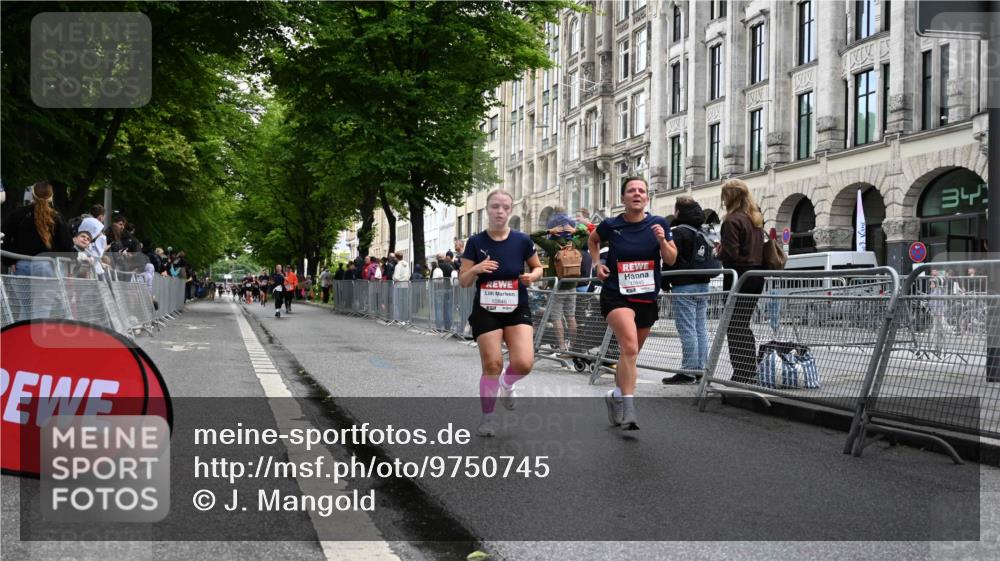 14.06.2026 - REWE Women's Run J. Mangold http://msf.ph/oto/9750745 14.06.2026 10:02:06 Ziel 10622, 10733, 10772, 10904, 10945, 10946, 11191, 11329 meine-sportfotos.de