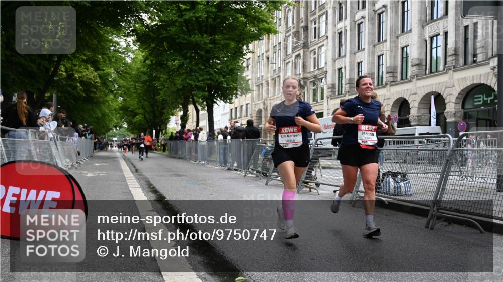 14.06.2026 - REWE Women's Run J. Mangold http://msf.ph/oto/9750747 14.06.2026 10:02:07 Ziel 10622, 10733, 10772, 10904, 10945, 10946, 11191 meine-sportfotos.de