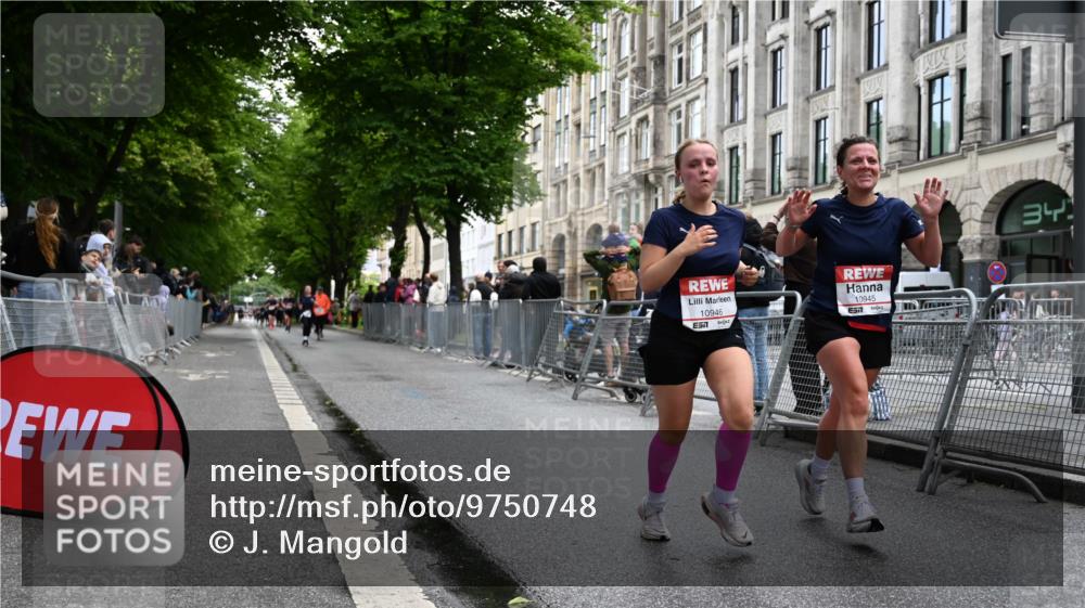 14.06.2026 - REWE Women's Run J. Mangold http://msf.ph/oto/9750748 14.06.2026 10:02:07 Ziel 10622, 10733, 10772, 10904, 10945, 10946, 11191 meine-sportfotos.de