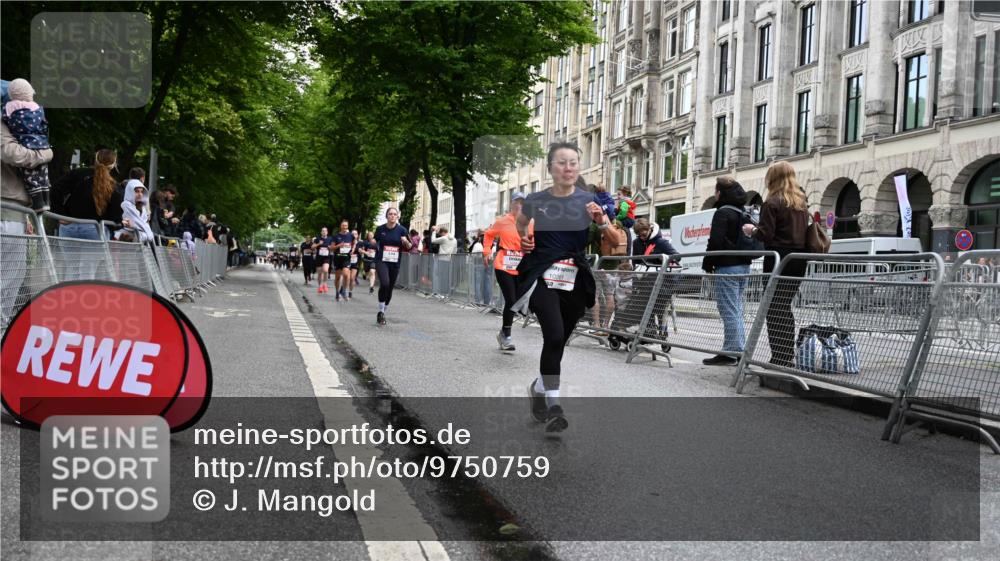 14.06.2026 - REWE Women's Run J. Mangold http://msf.ph/oto/9750759 14.06.2026 10:02:16 Ziel 10261, 10780, 11102 meine-sportfotos.de