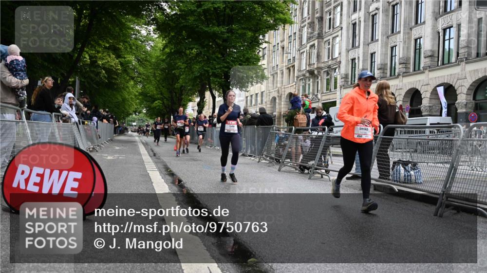 14.06.2026 - REWE Women's Run J. Mangold http://msf.ph/oto/9750763 14.06.2026 10:02:18 Ziel 10261, 10617, 10780, 10932, 11102, 11201 meine-sportfotos.de