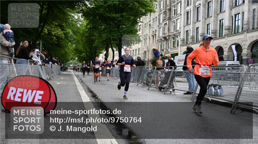 14.06.2026 - REWE Women's Run J. Mangold http://msf.ph/oto/9750764 14.06.2026 10:02:18 Ziel 10261, 10617, 10780, 10932, 11102, 11201 meine-sportfotos.de