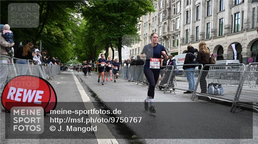 14.06.2026 - REWE Women's Run J. Mangold http://msf.ph/oto/9750767 14.06.2026 10:02:19 Ziel 10261, 10617, 10780, 10932, 11102, 11201, 11448 meine-sportfotos.de