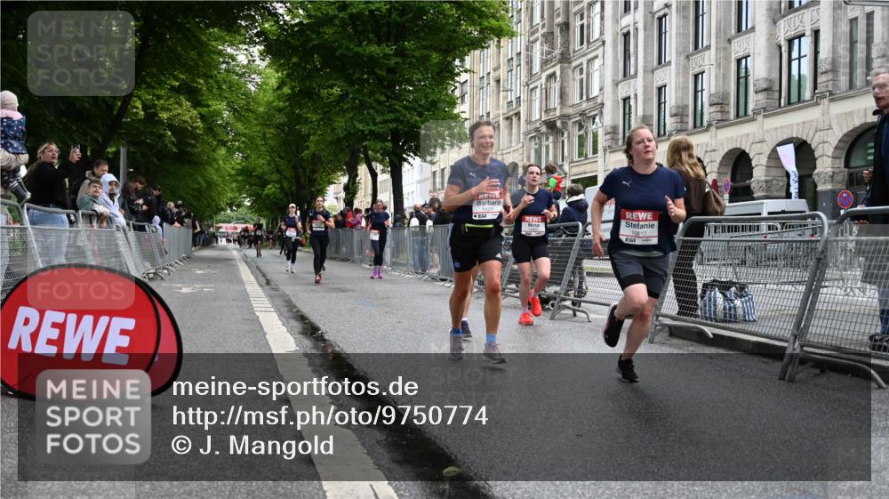 14.06.2026 - REWE Women's Run J. Mangold http://msf.ph/oto/9750774 14.06.2026 10:02:23 Ziel 10181, 10617, 10639, 10780, 10932, 11102, 11110, 11201, 11448, 11469 meine-sportfotos.de