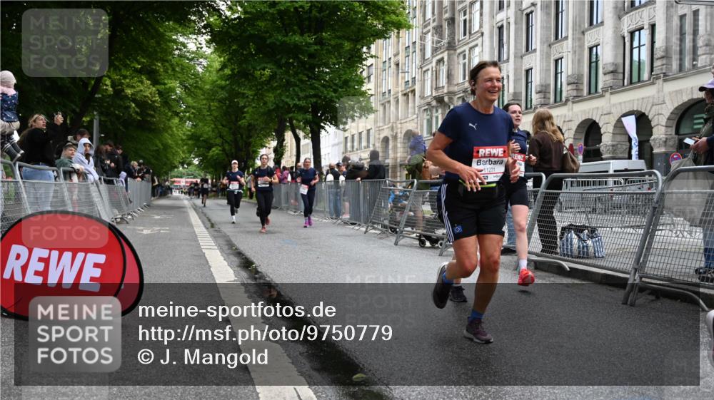 14.06.2026 - REWE Women's Run J. Mangold http://msf.ph/oto/9750779 14.06.2026 10:02:23 Ziel 10181, 10617, 10639, 10780, 10932, 11102, 11110, 11201, 11448, 11469 meine-sportfotos.de