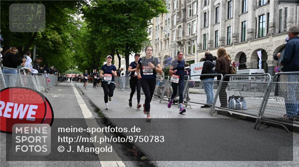 14.06.2026 - REWE Women's Run J. Mangold http://msf.ph/oto/9750783 14.06.2026 10:02:27 Ziel 10181, 10617, 10639, 10932, 11110, 11201, 11448, 11469 meine-sportfotos.de