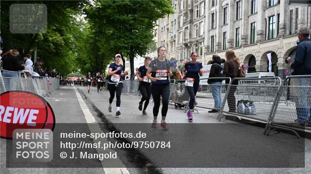 14.06.2026 - REWE Women's Run J. Mangold http://msf.ph/oto/9750784 14.06.2026 10:02:27 Ziel 10181, 10617, 10639, 10932, 11110, 11201, 11448, 11469 meine-sportfotos.de