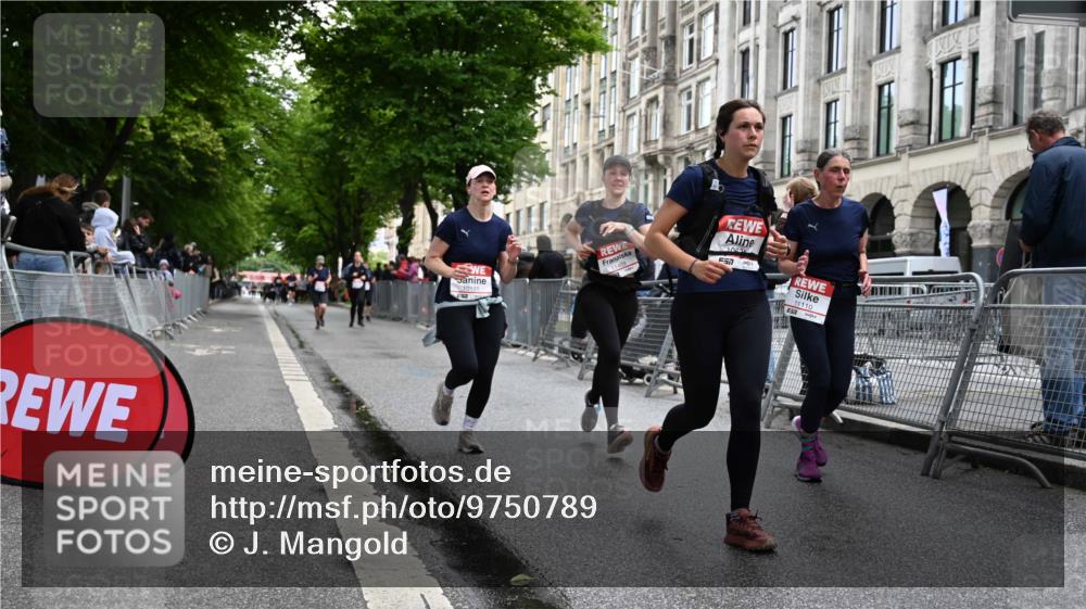 14.06.2026 - REWE Women's Run J. Mangold http://msf.ph/oto/9750789 14.06.2026 10:02:28 Ziel 10181, 10639, 10932, 11110, 11201, 11448, 11469 meine-sportfotos.de