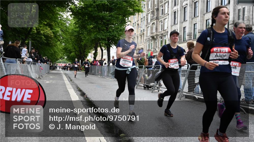 14.06.2026 - REWE Women's Run J. Mangold http://msf.ph/oto/9750791 14.06.2026 10:02:29 Ziel 10181, 10639, 11110, 11448, 11469 meine-sportfotos.de