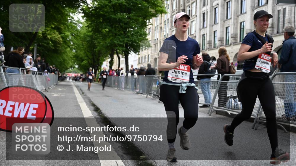 14.06.2026 - REWE Women's Run J. Mangold http://msf.ph/oto/9750794 14.06.2026 10:02:29 Ziel 10181, 10639, 11110, 11448, 11469 meine-sportfotos.de