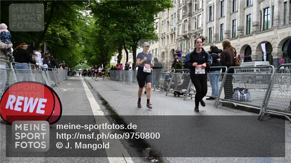 14.06.2026 - REWE Women's Run J. Mangold http://msf.ph/oto/9750800 14.06.2026 10:02:35 Ziel 10170, 10631, 10753 meine-sportfotos.de