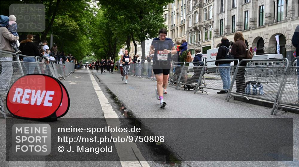 14.06.2026 - REWE Women's Run J. Mangold http://msf.ph/oto/9750808 14.06.2026 10:02:45 Ziel 10224, 11350, 11523 meine-sportfotos.de