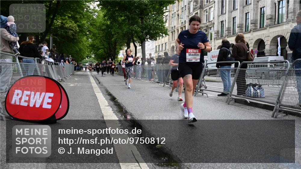 14.06.2026 - REWE Women's Run J. Mangold http://msf.ph/oto/9750812 14.06.2026 10:02:46 Ziel 10224, 11350, 11444, 11523 meine-sportfotos.de
