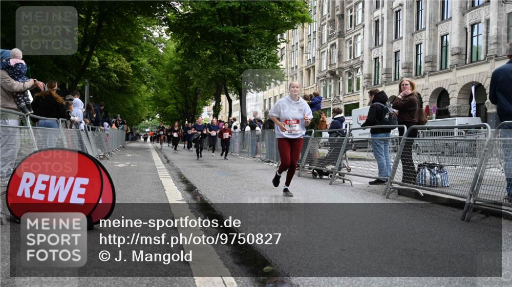14.06.2026 - REWE Women's Run J. Mangold http://msf.ph/oto/9750827 14.06.2026 10:02:51 Ziel 10028, 10029, 10224, 10510, 11444, 11523 meine-sportfotos.de