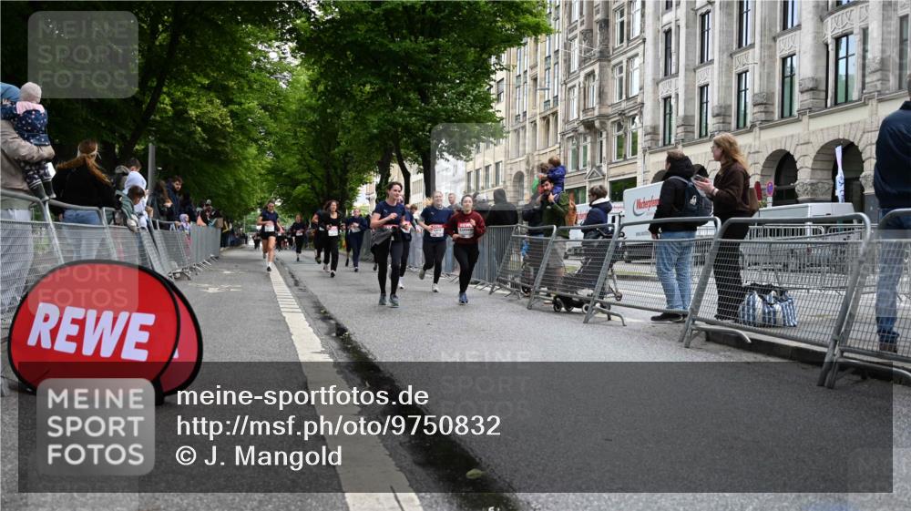 14.06.2026 - REWE Women's Run J. Mangold http://msf.ph/oto/9750832 14.06.2026 10:02:53 Ziel 10028, 10029, 10510, 10670, 10785, 11208, 11444, 11523 meine-sportfotos.de
