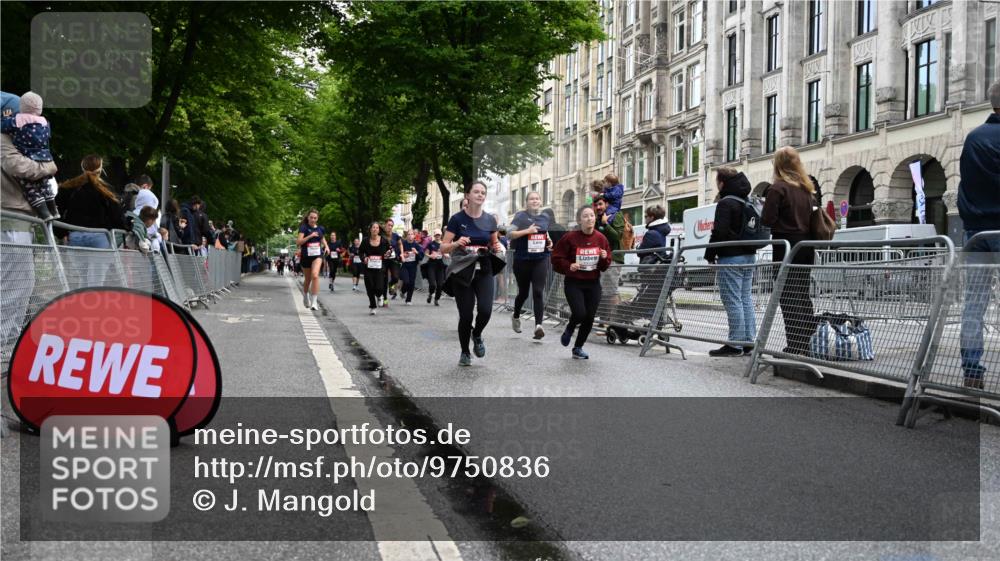14.06.2026 - REWE Women's Run J. Mangold http://msf.ph/oto/9750836 14.06.2026 10:02:55 Ziel 10028, 10029, 10510, 10527, 10670, 10785, 11208, 11444 meine-sportfotos.de