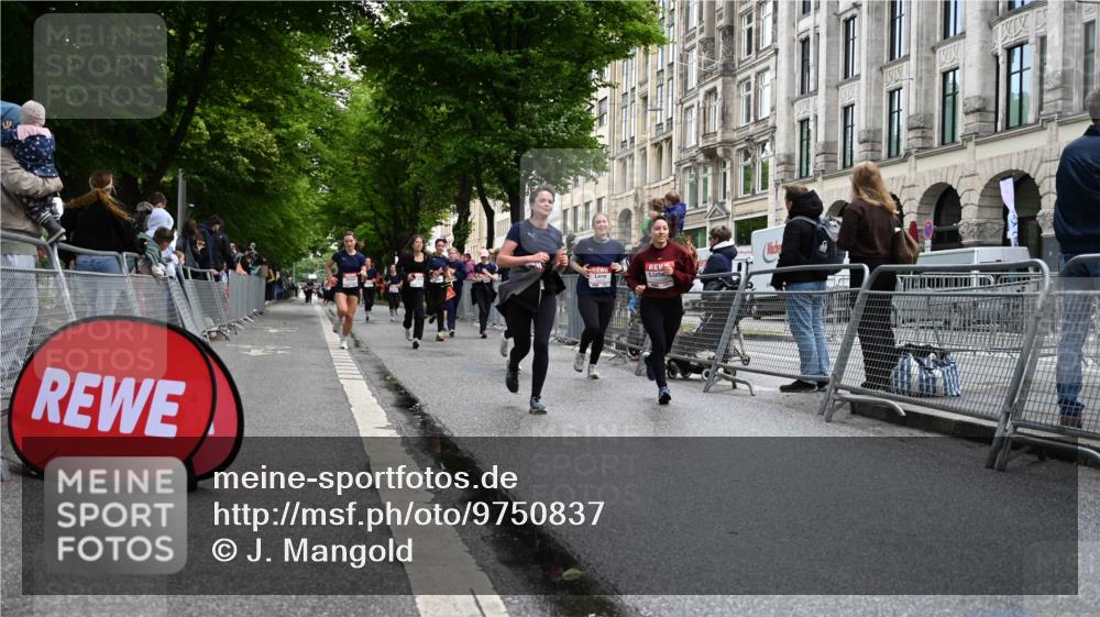 14.06.2026 - REWE Women's Run J. Mangold http://msf.ph/oto/9750837 14.06.2026 10:02:55 Ziel 10028, 10029, 10510, 10527, 10670, 10785, 11208, 11444 meine-sportfotos.de